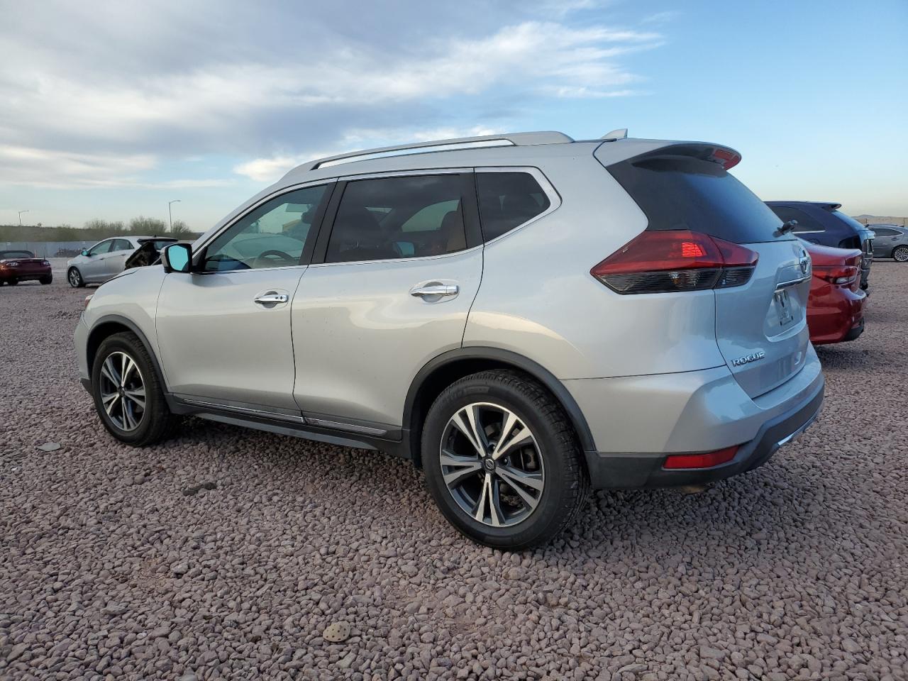 2018 Nissan Rogue - Image 2