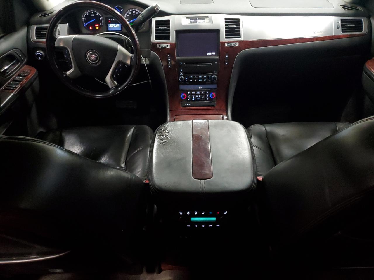 2010 Cadillac Escalade - Image 8