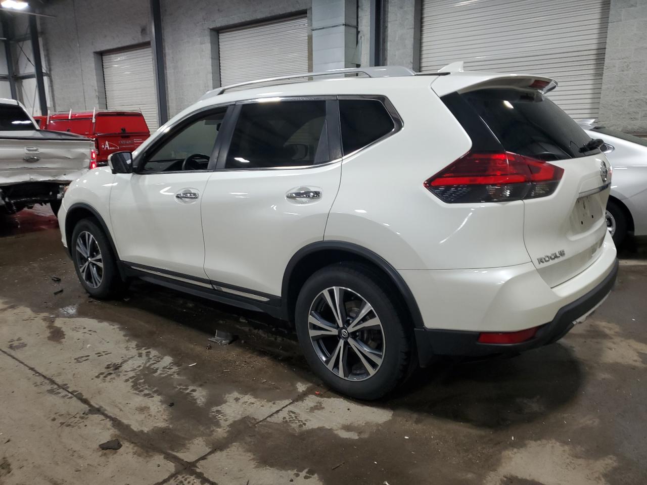 2017 Nissan Rogue - Image 2