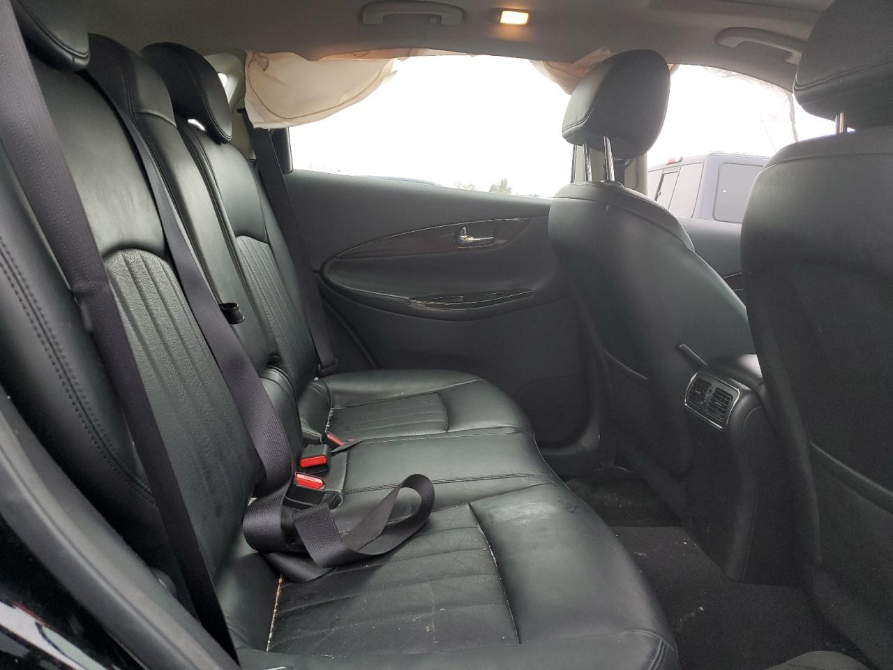 2016 Infiniti QX50 - Image 11
