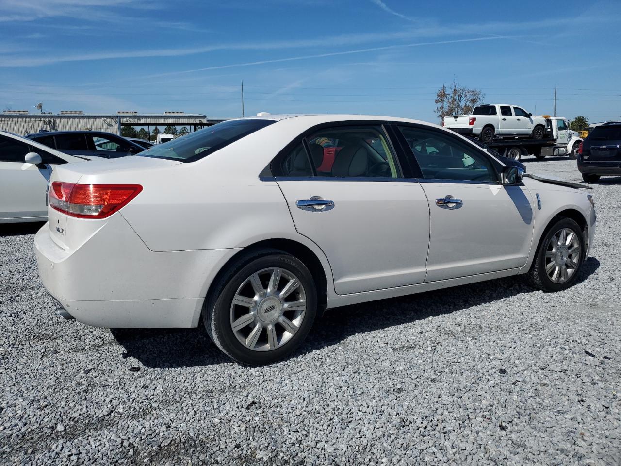2010 Lincoln MKZ - Image 3