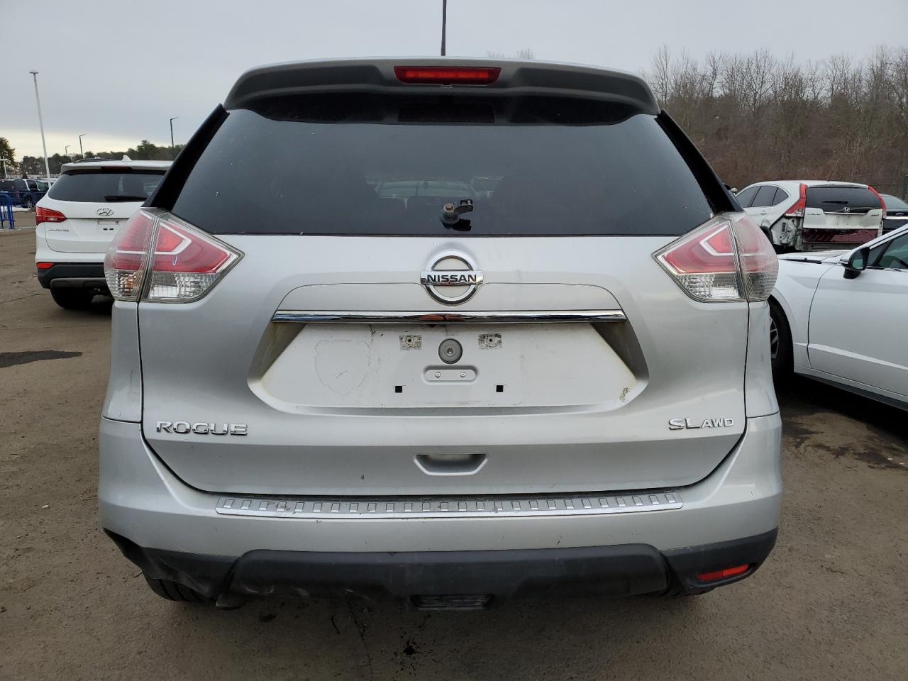 2015 Nissan Rogue - Image 6