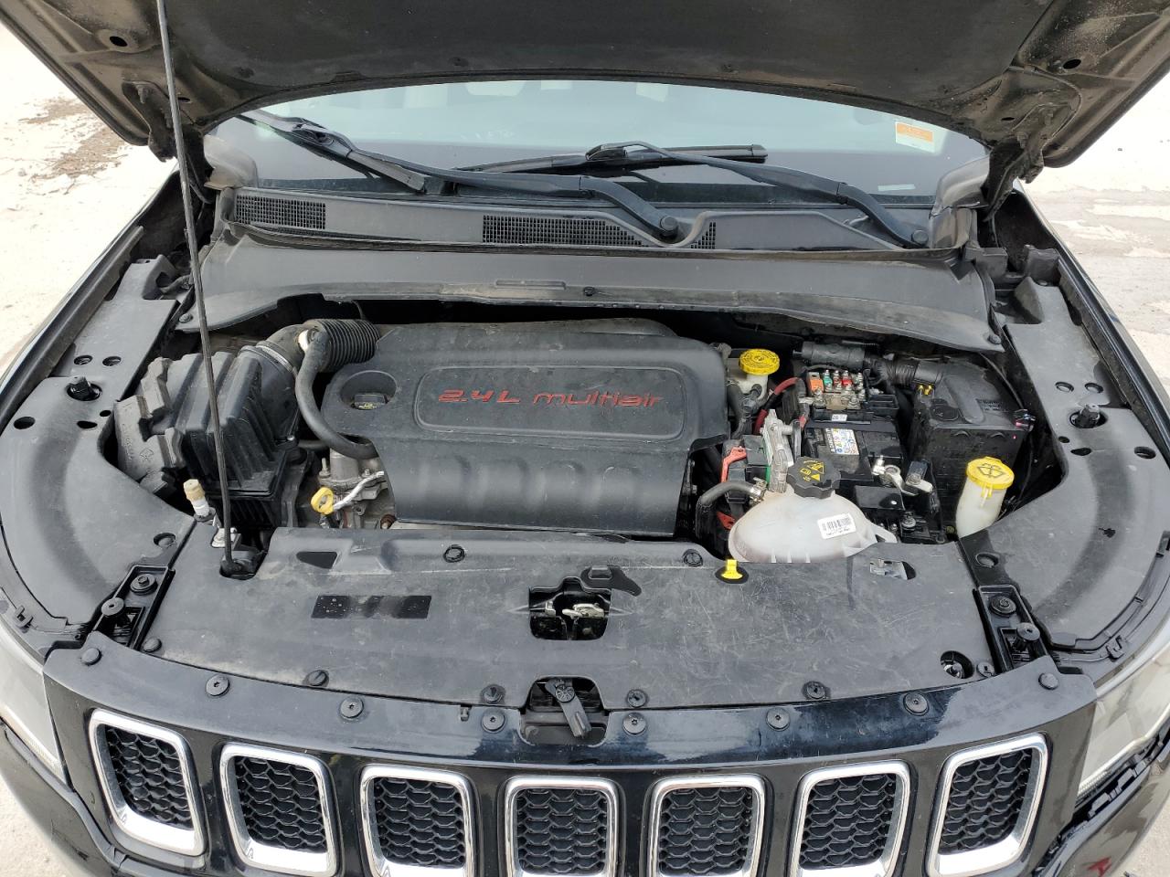 2017 Jeep Compass - Image 12