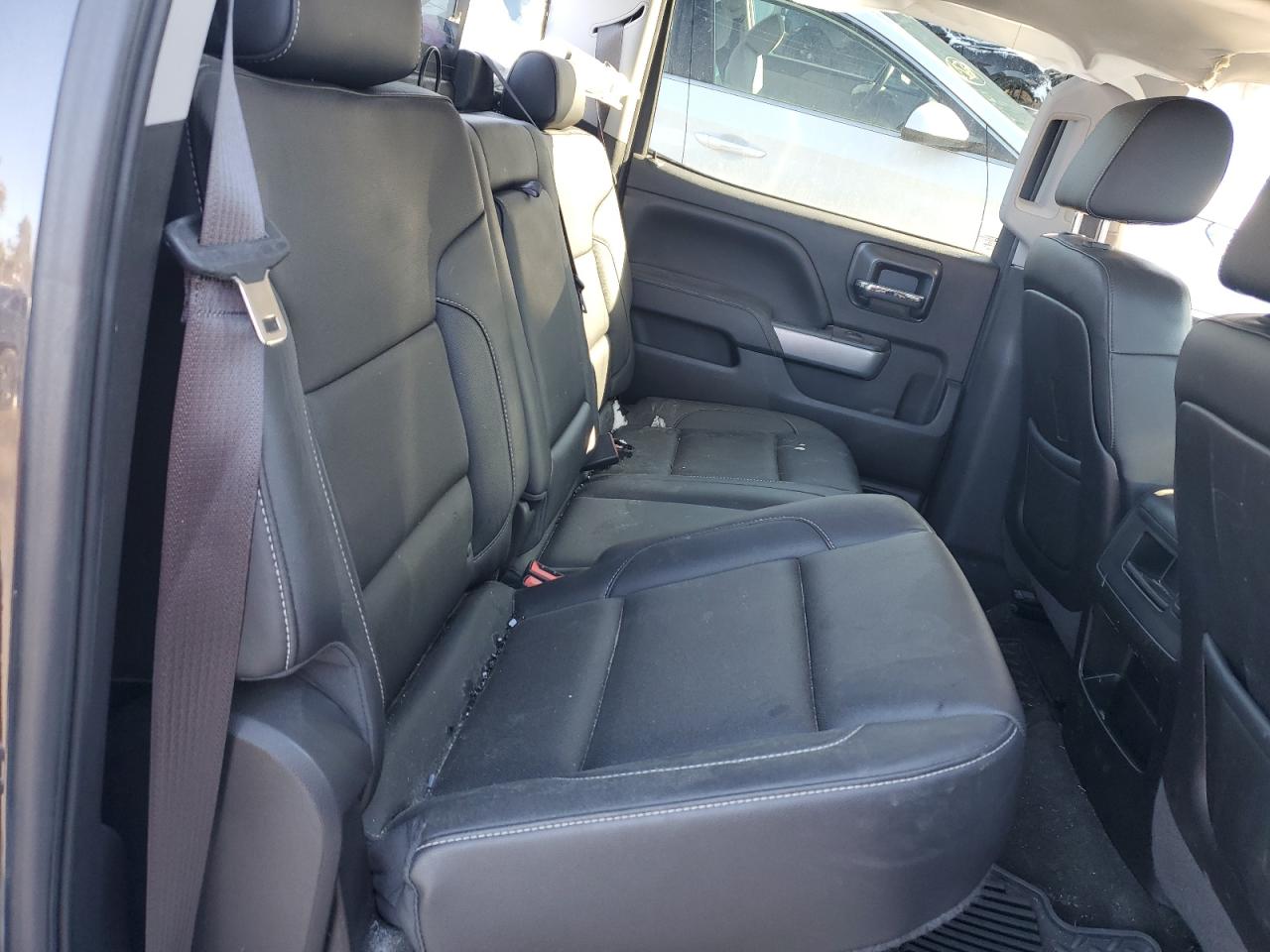 2015 Chevrolet Silverado - Image 10