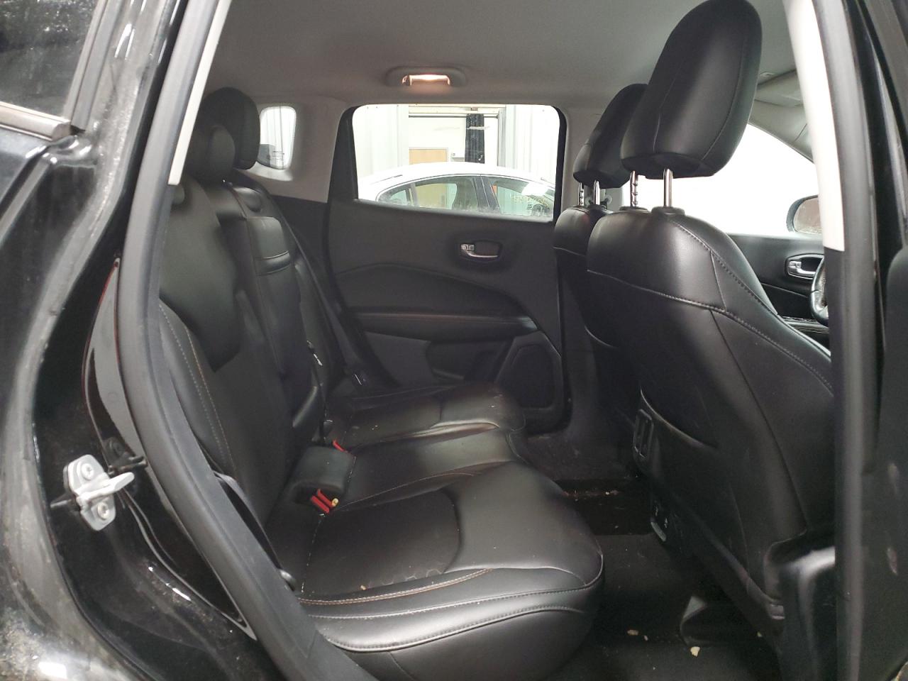 2018 Jeep Compass - Image 11