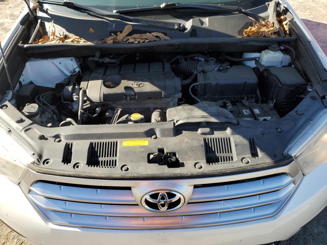 2013 Toyota Highlander - Image 12