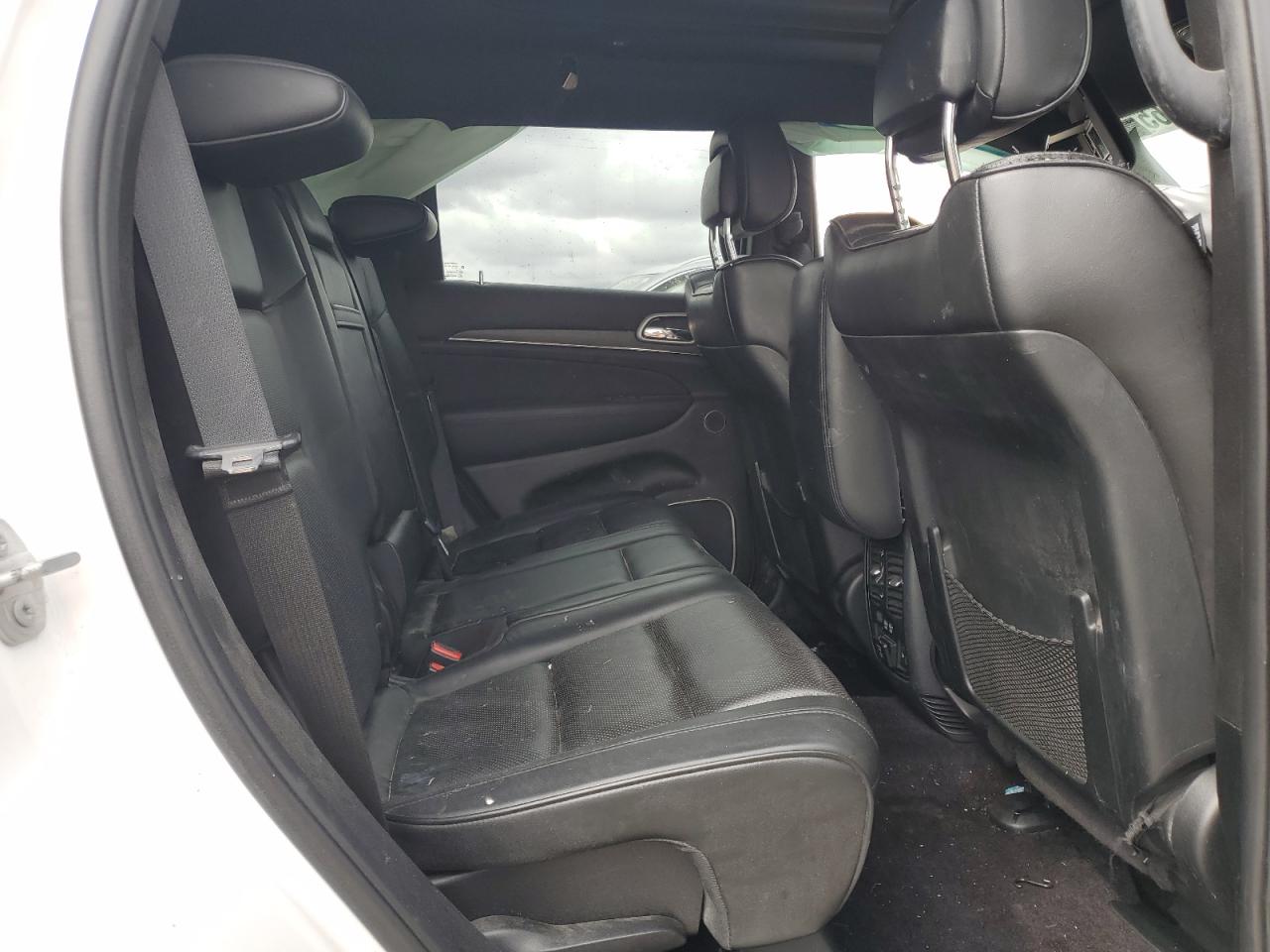 2018 Jeep Grand Cherokee - Image 11