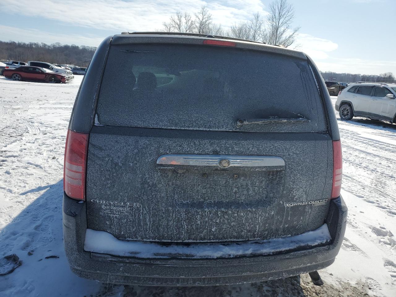 2010 Chrysler Town & Country - Image 6