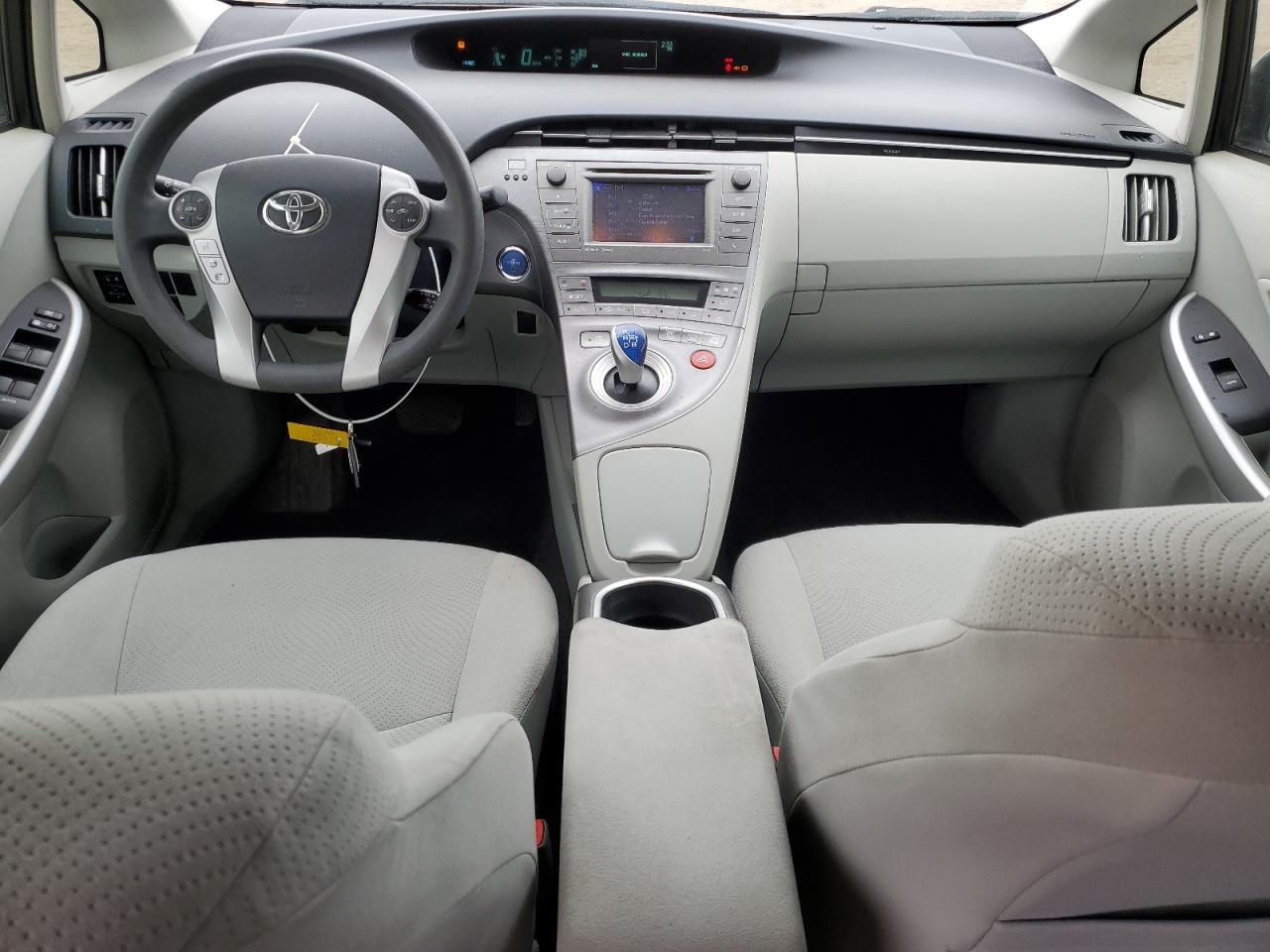 2013 Toyota Prius - Image 8