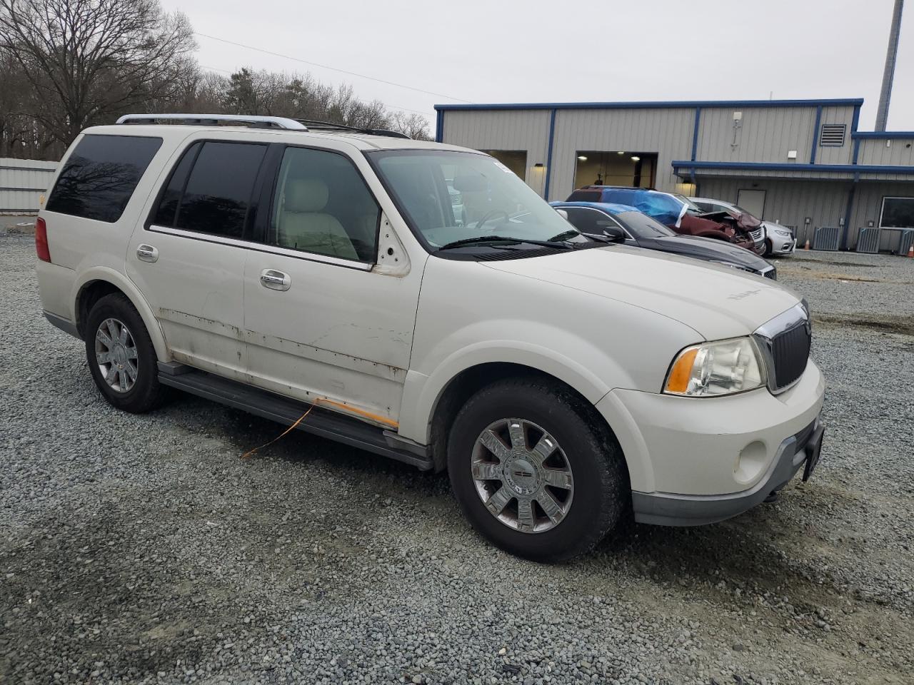 2004 Lincoln Navigator - Image 4