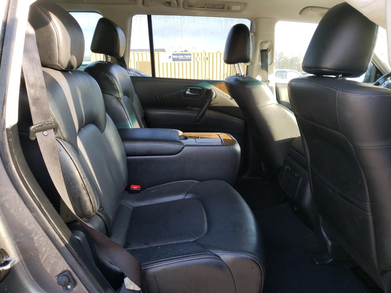 2017 Infiniti QX80 - Image 11