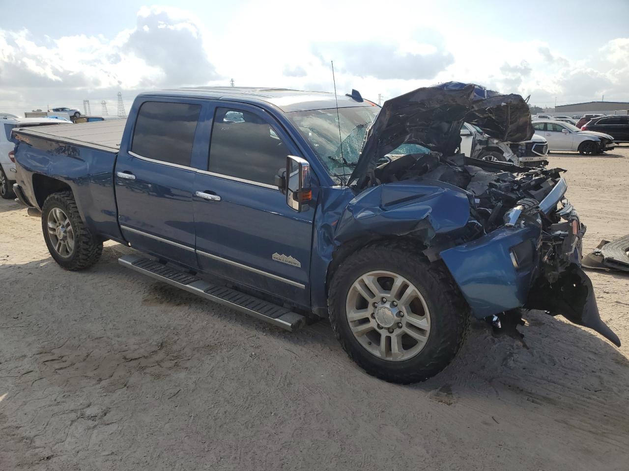 2017 Chevrolet Silverado - Image 4