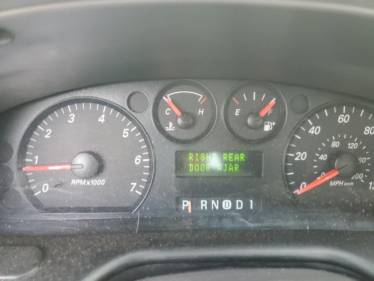 2005 Ford Taurus - Image 9