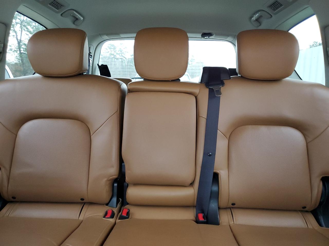 2016 Infiniti QX80 - Image 10