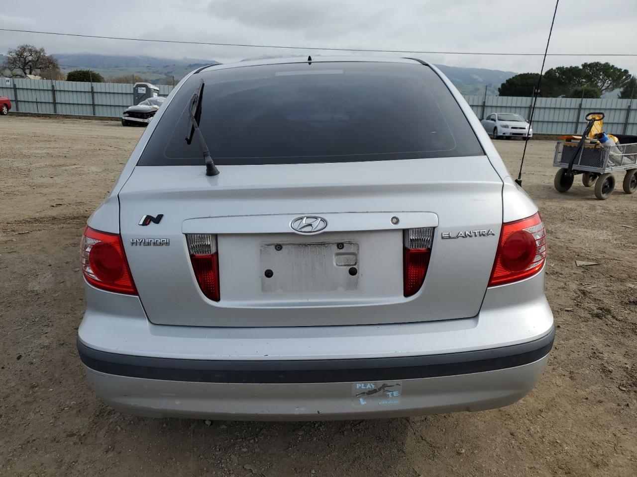 2005 Hyundai Elantra - Image 6