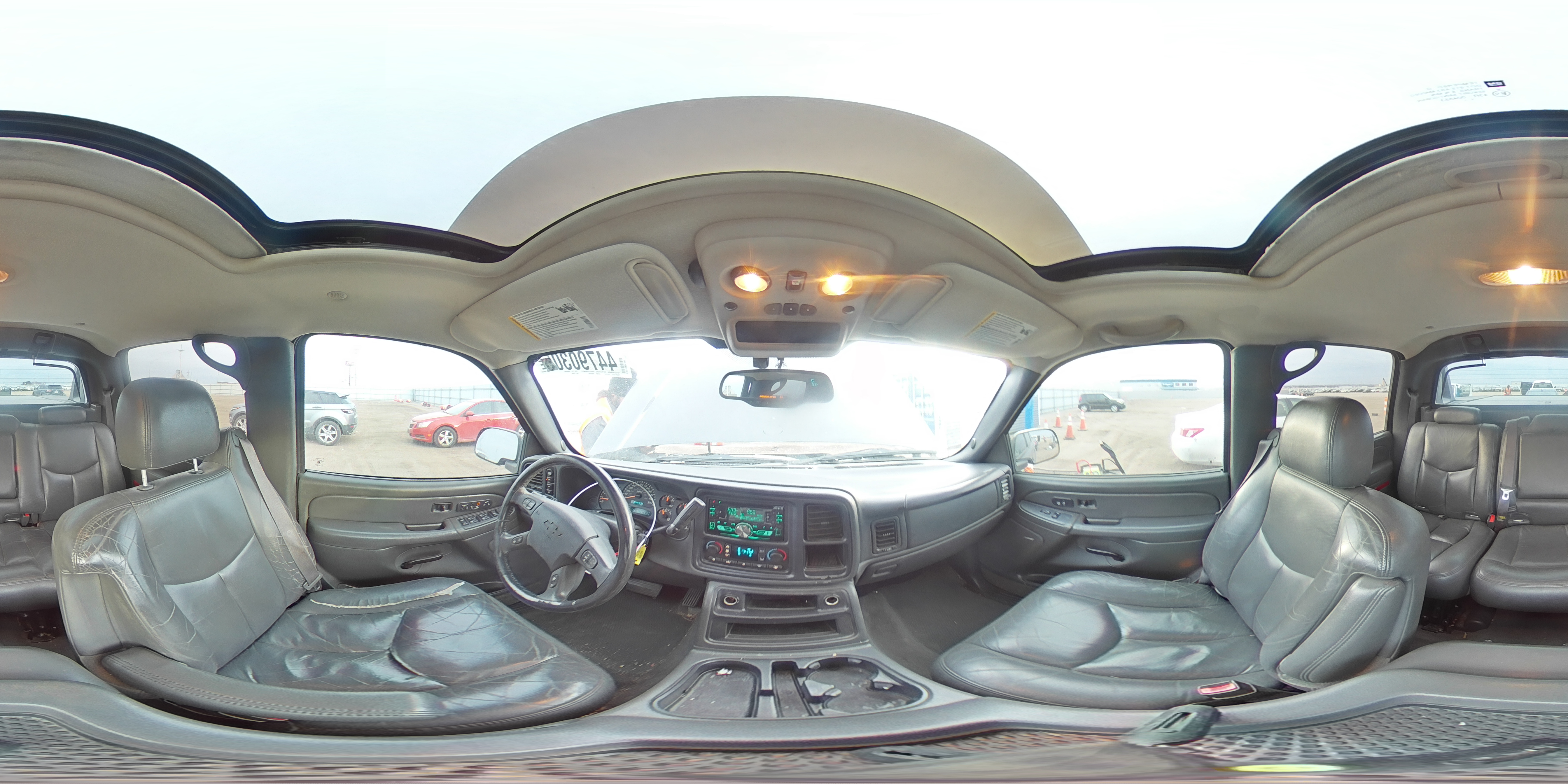 2004 Chevrolet Avalanche - Image 13