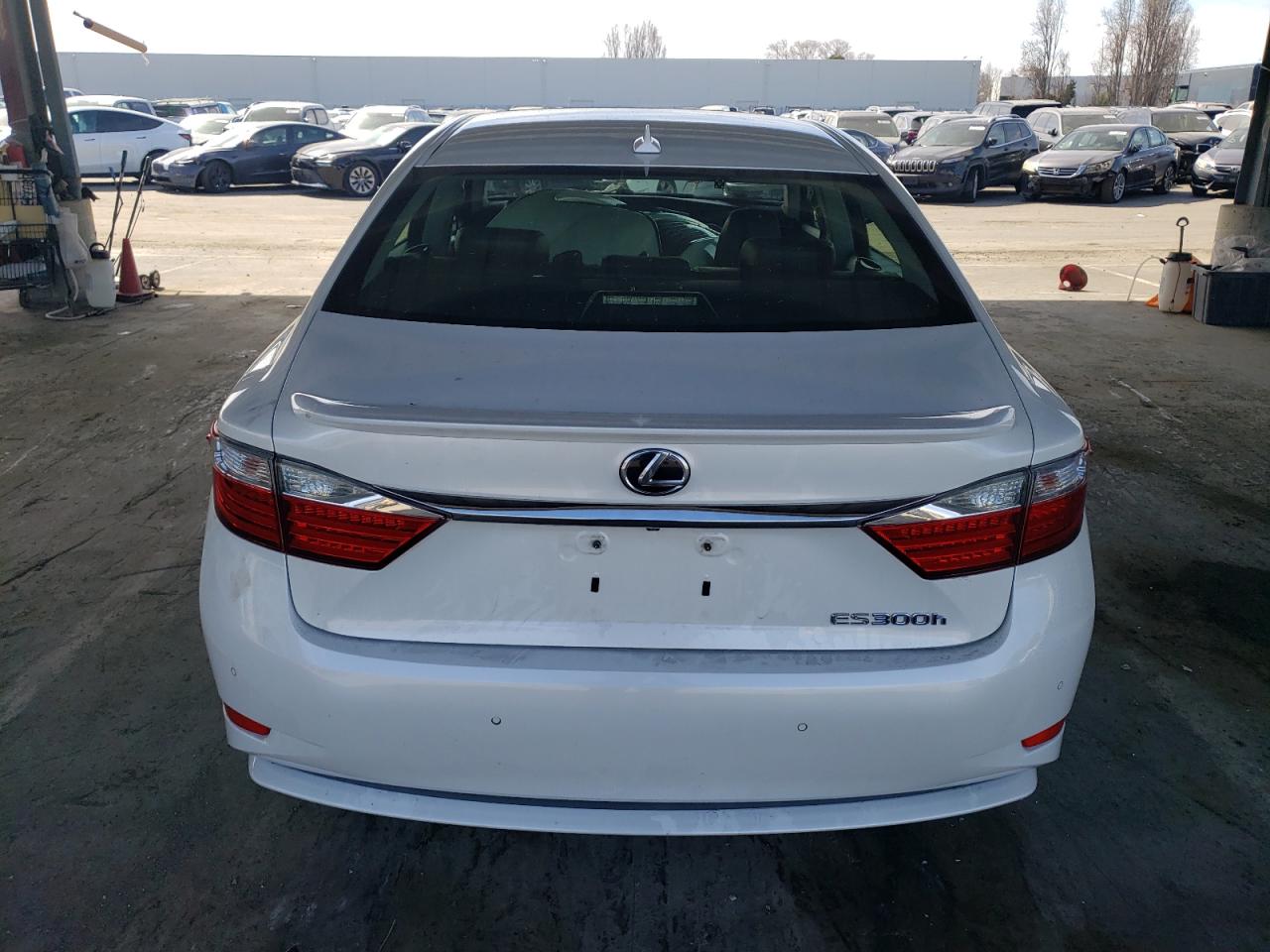 2013 Lexus ES - Image 6