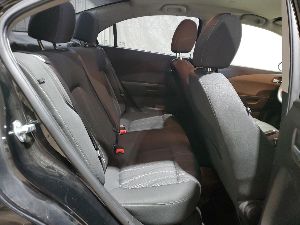 2016 Chevrolet Sonic - Image 10