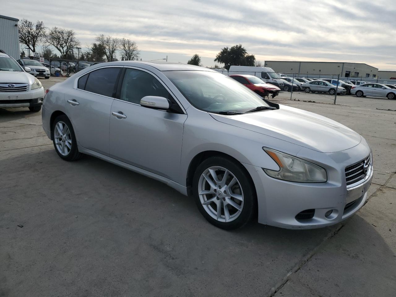 2010 Nissan Maxima - Image 4