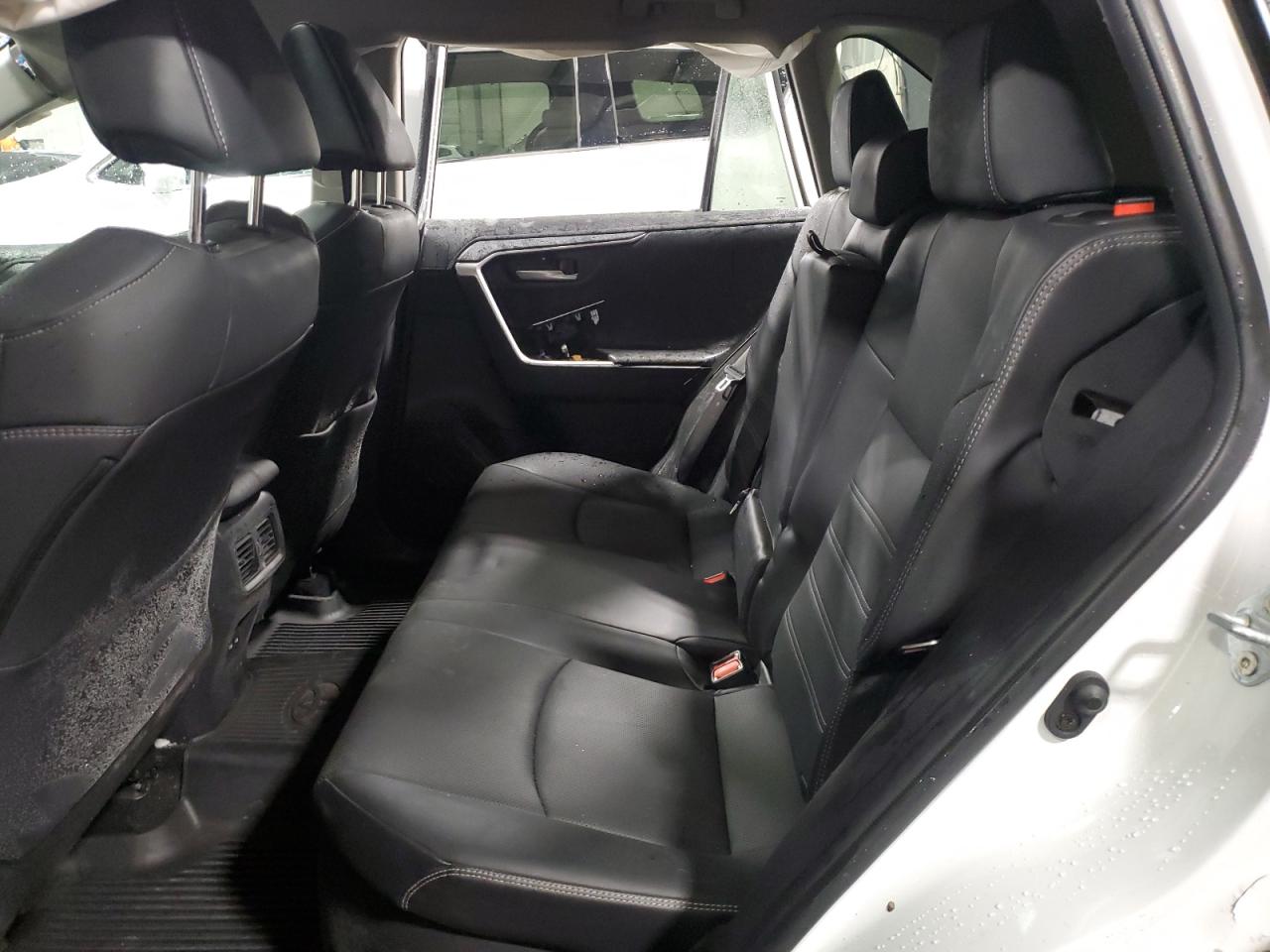2024 Toyota RAV 4 - Image 11