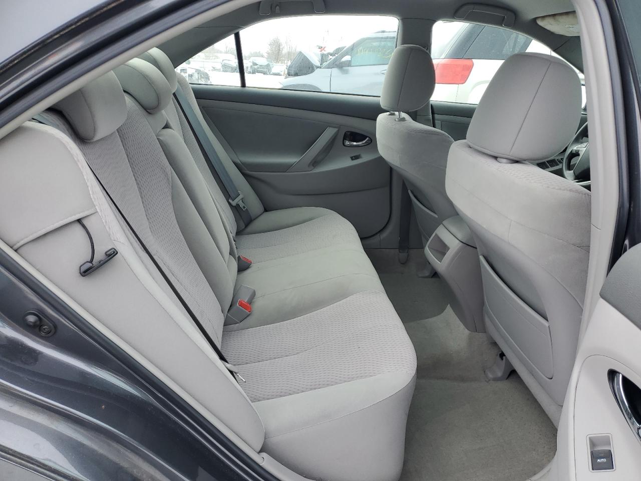2011 Toyota Camry - Image 10