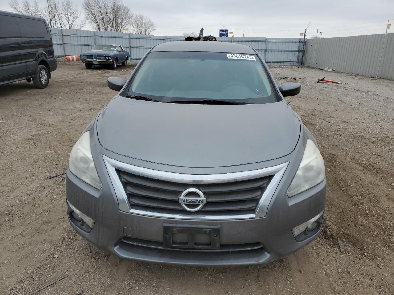 2015 Nissan Altima - Image 5