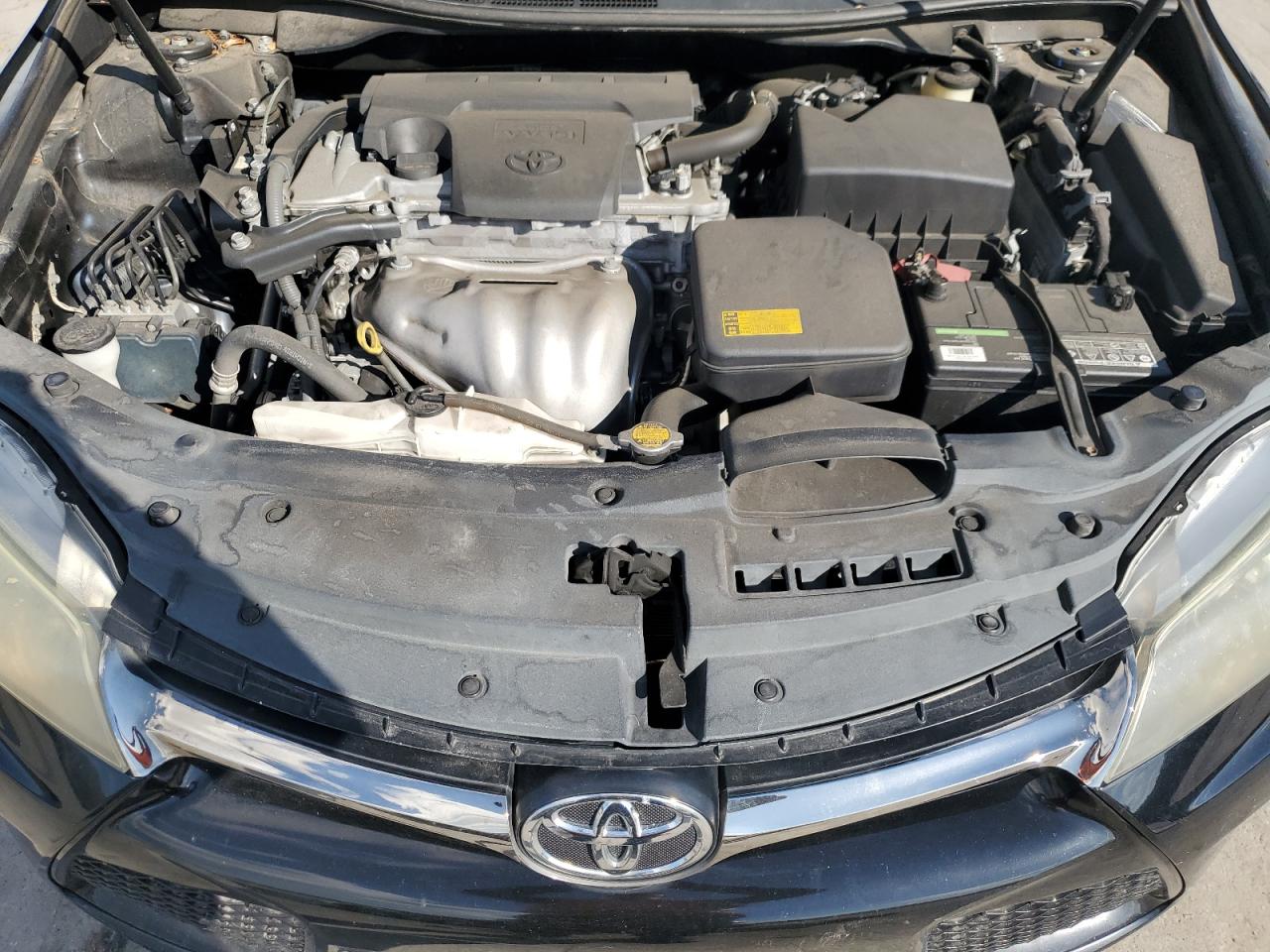 2015 Toyota Camry - Image 11
