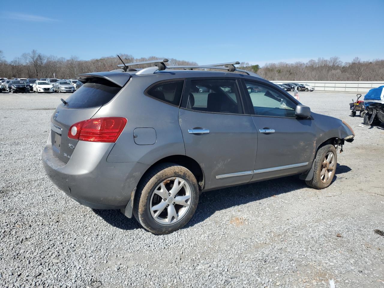 2011 Nissan Rogue - Image 3