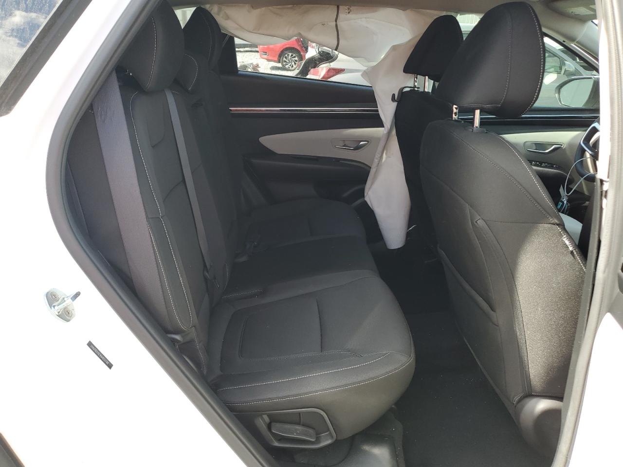 2022 Hyundai Tucson - Image 11
