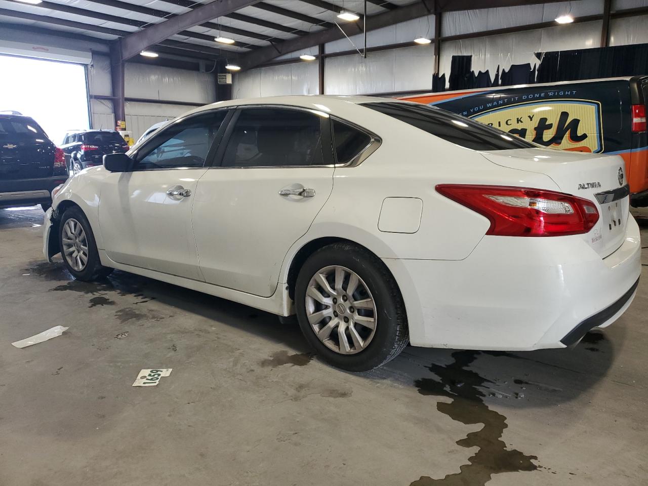 2017 Nissan Altima - Image 2