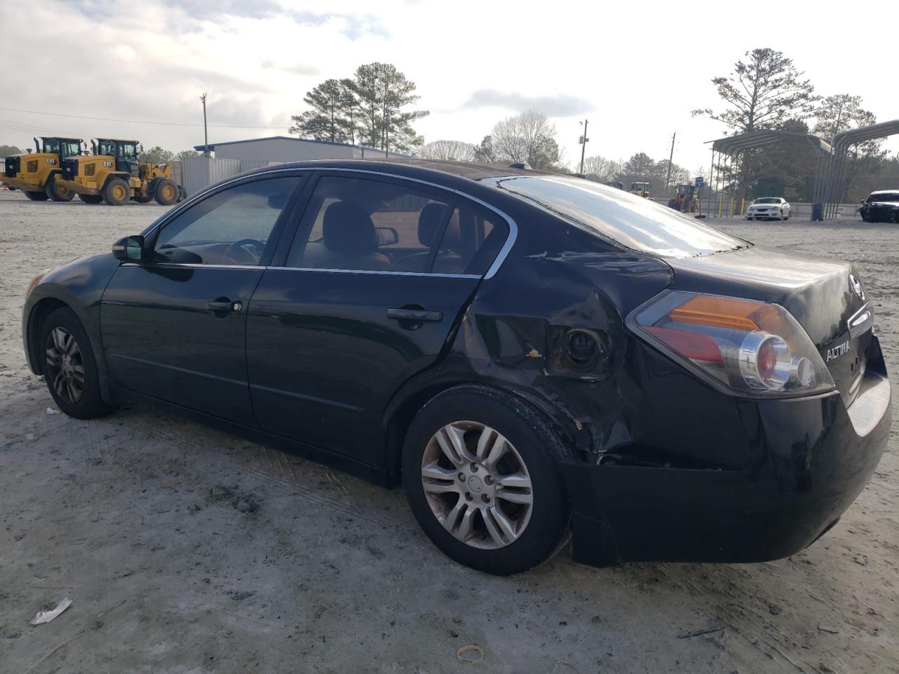 2011 Nissan Altima - Image 2