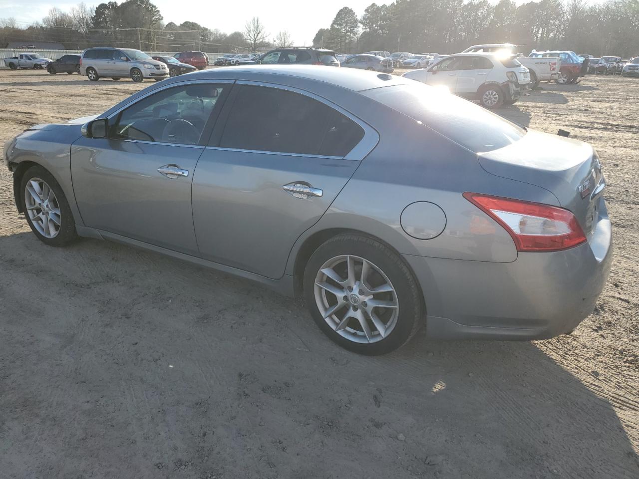 2009 Nissan Maxima - Image 2