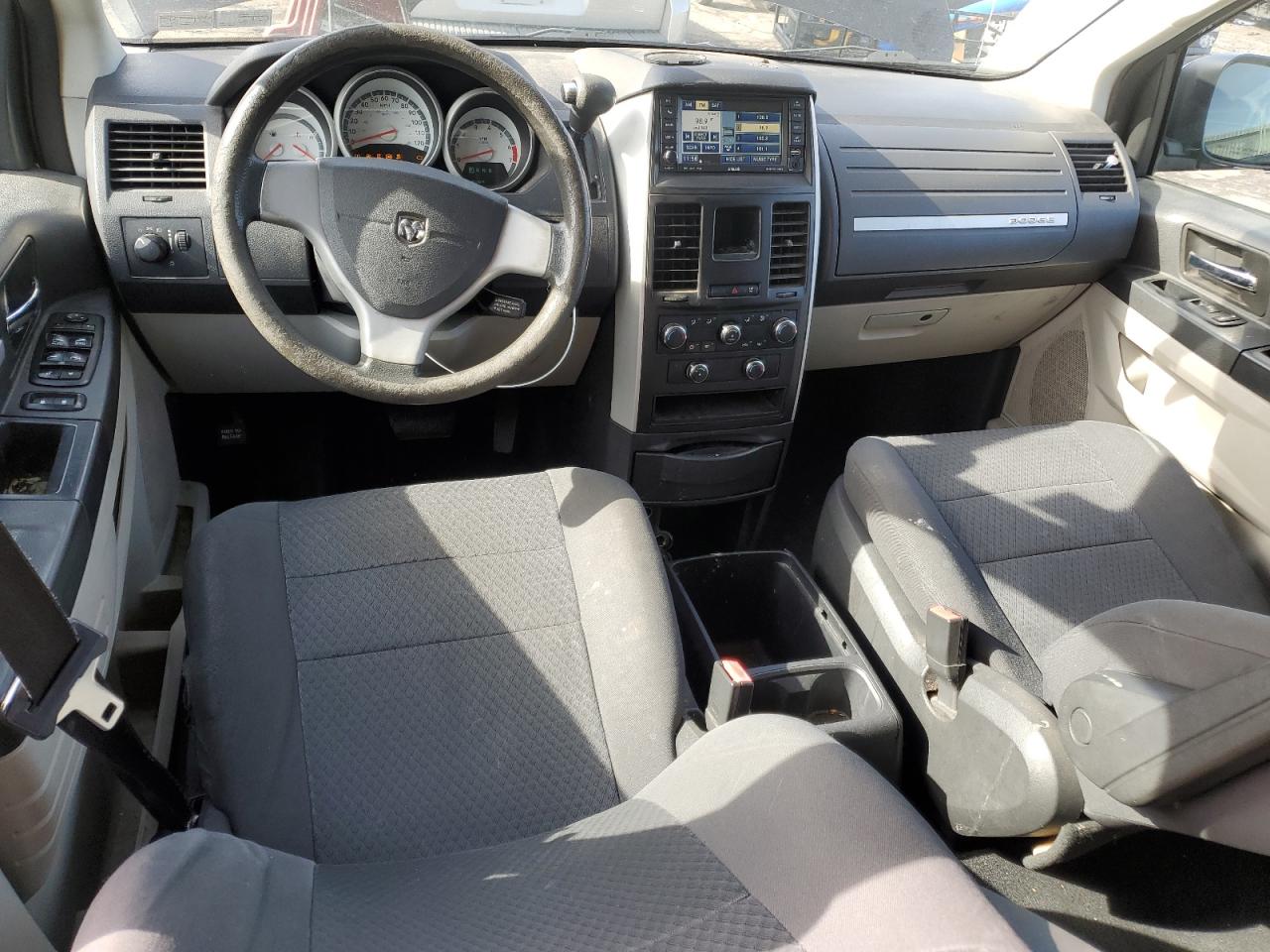 2010 Dodge Caravan - Image 8