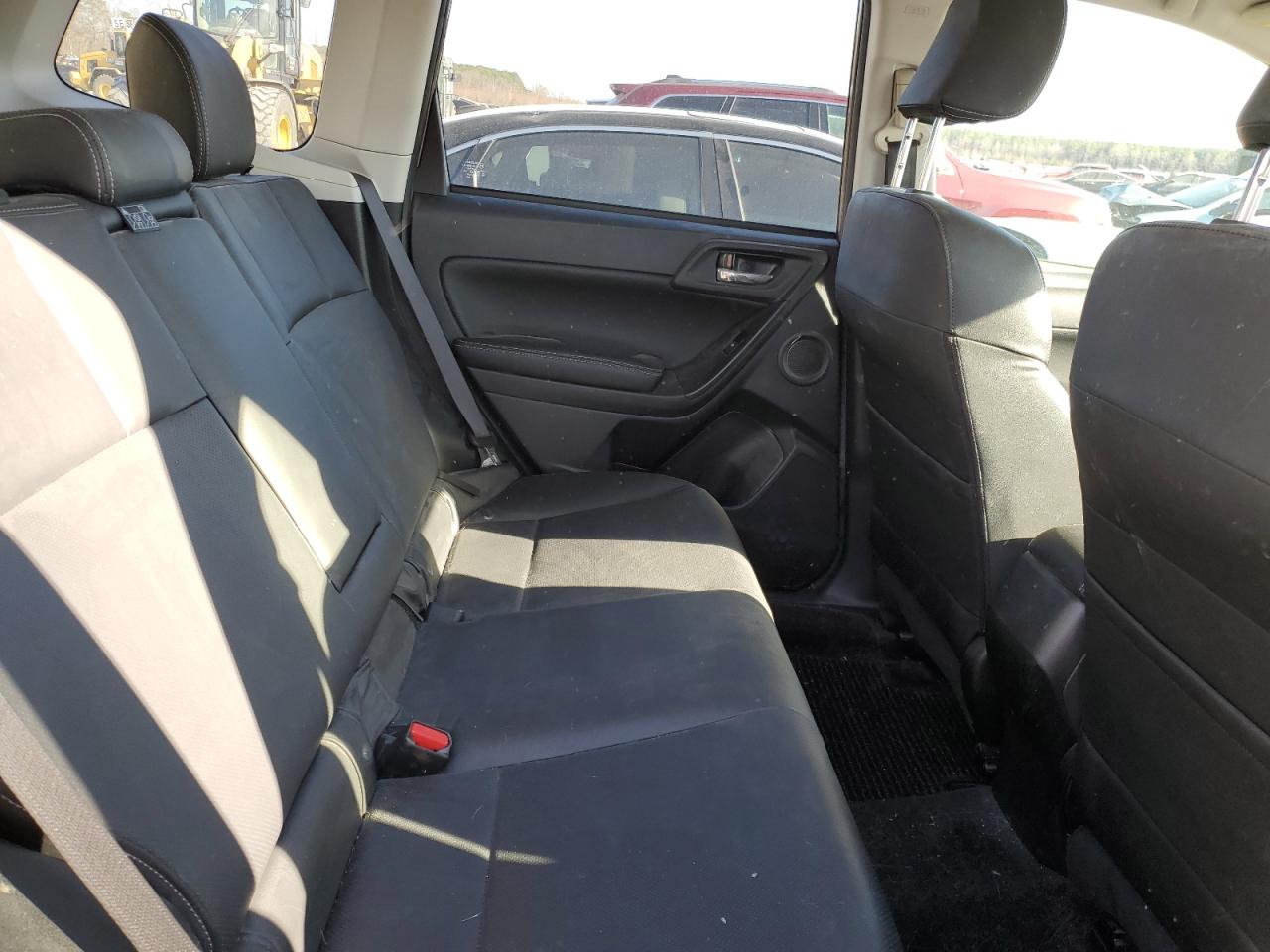 2014 Subaru Forester - Image 11