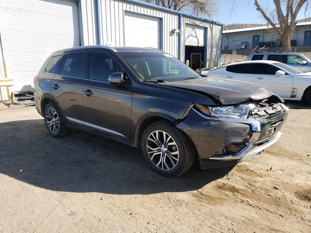 2018 Mitsubishi Outlander - Image 4