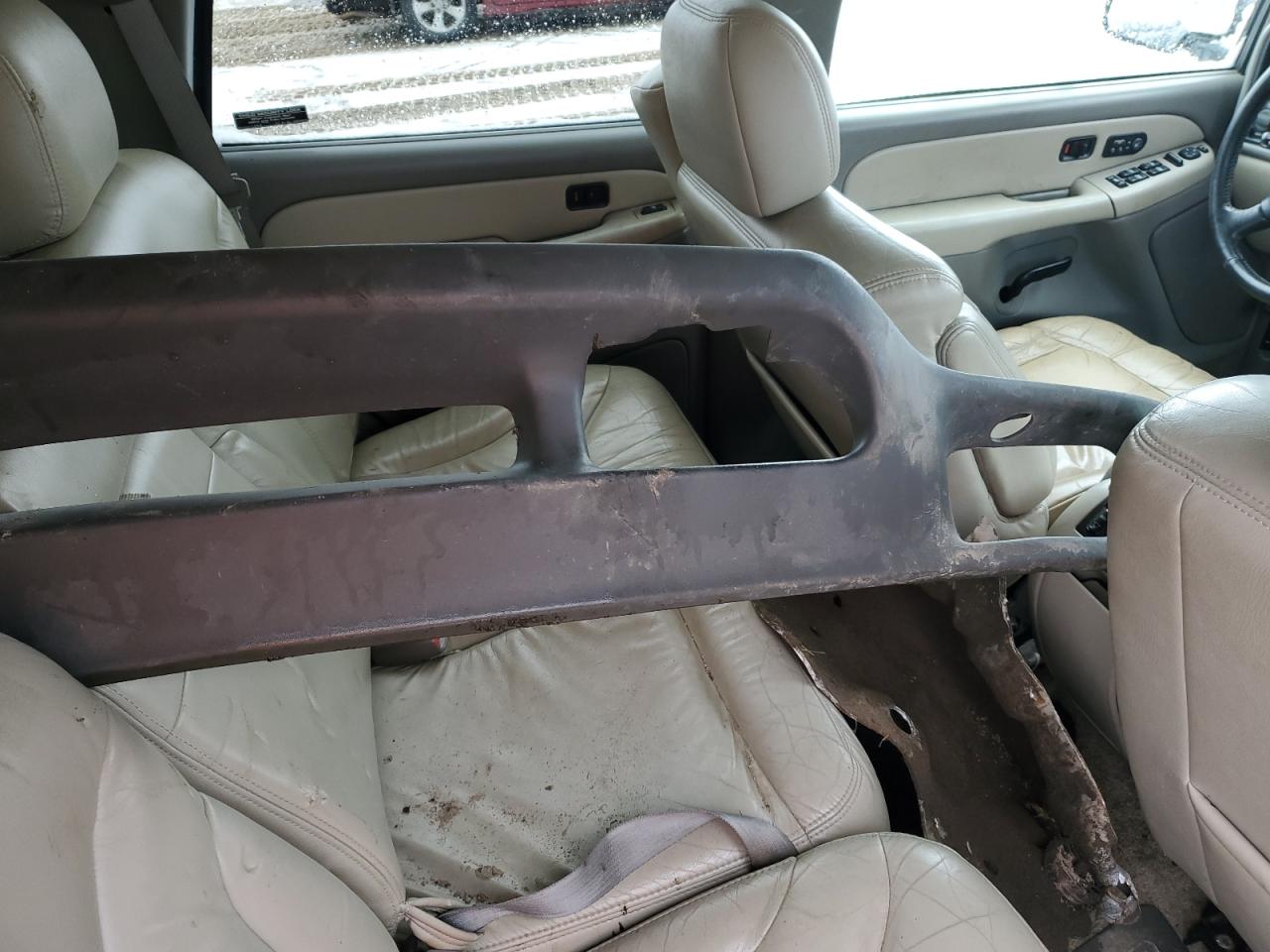 2002 GMC Yukon - Image 13