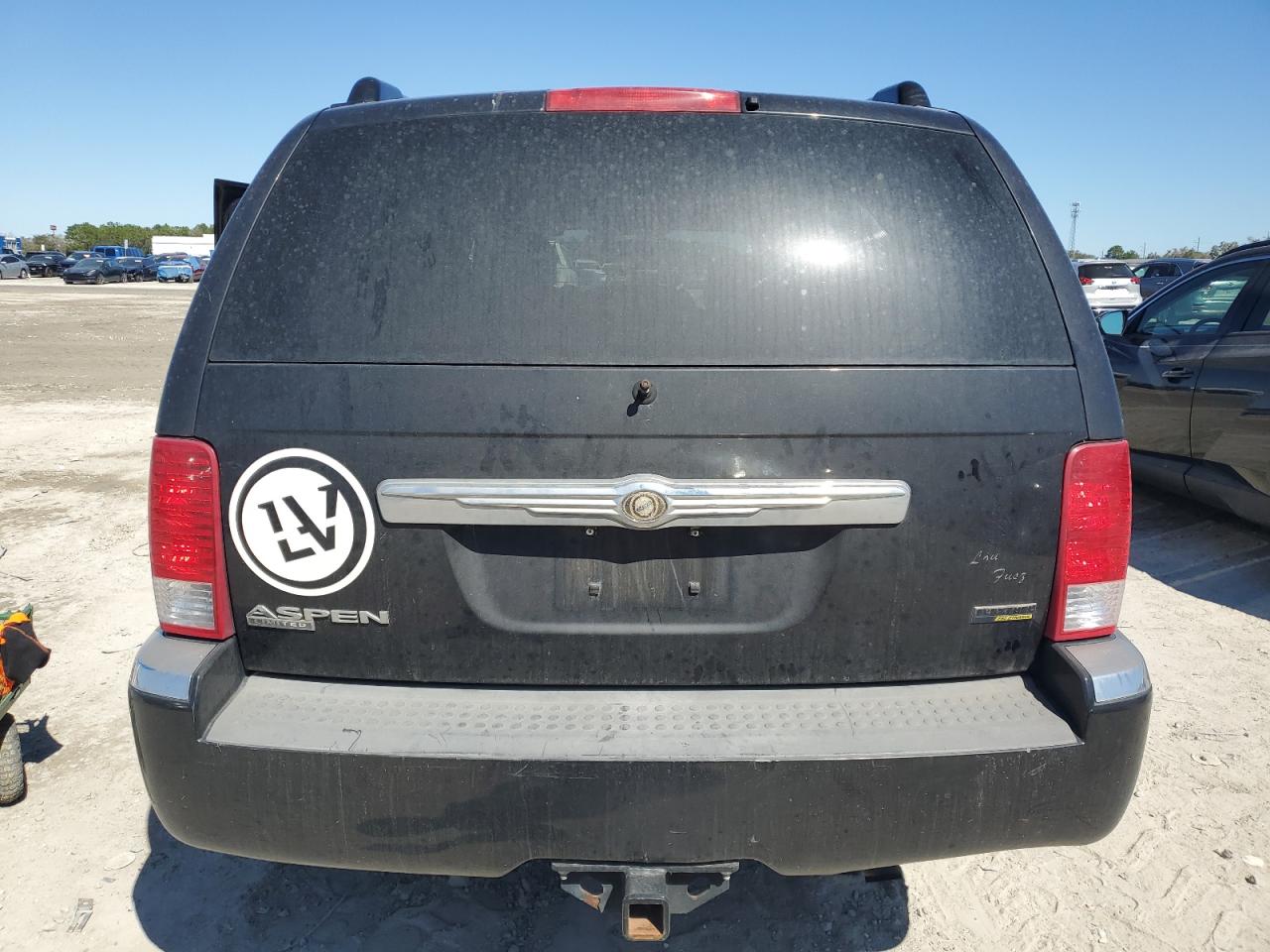 2007 Chrysler Aspen - Image 6