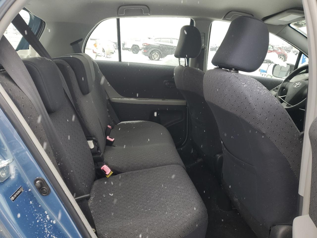 2010 Toyota Yaris - Image 11