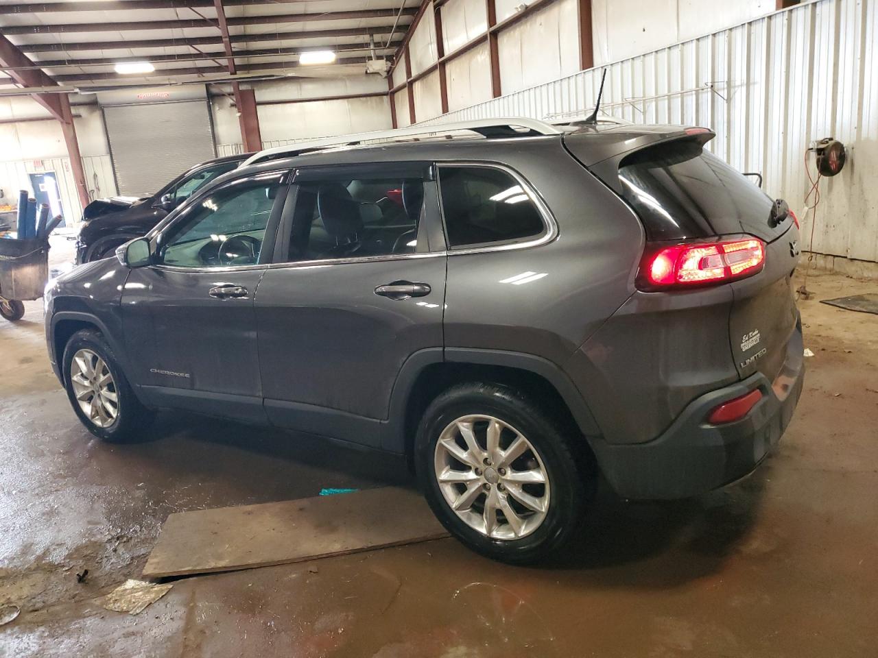2015 Jeep Grand Cherokee - Image 2