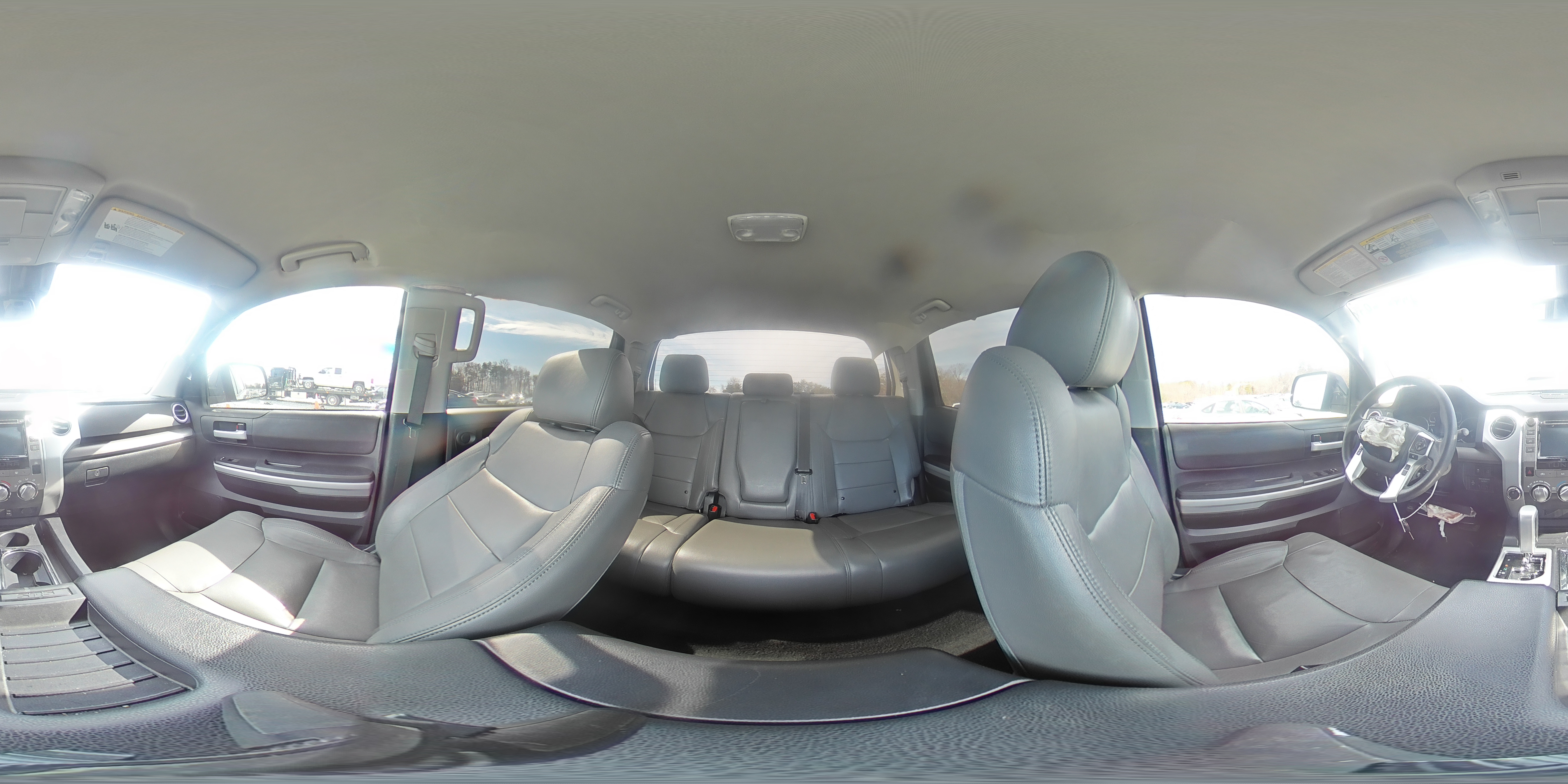 2018 Toyota Tundra - Image 13