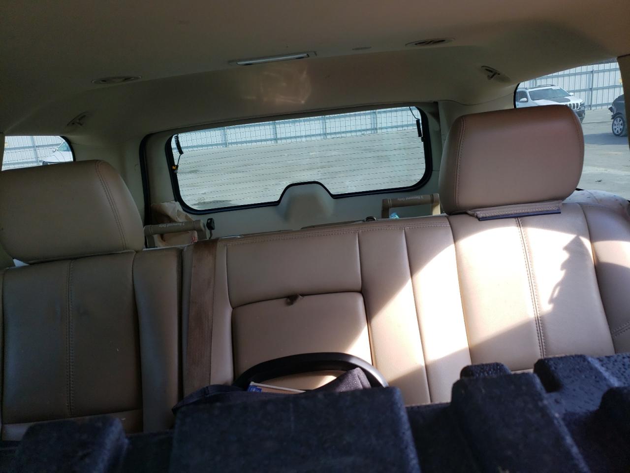 2011 GMC Yukon - Image 10