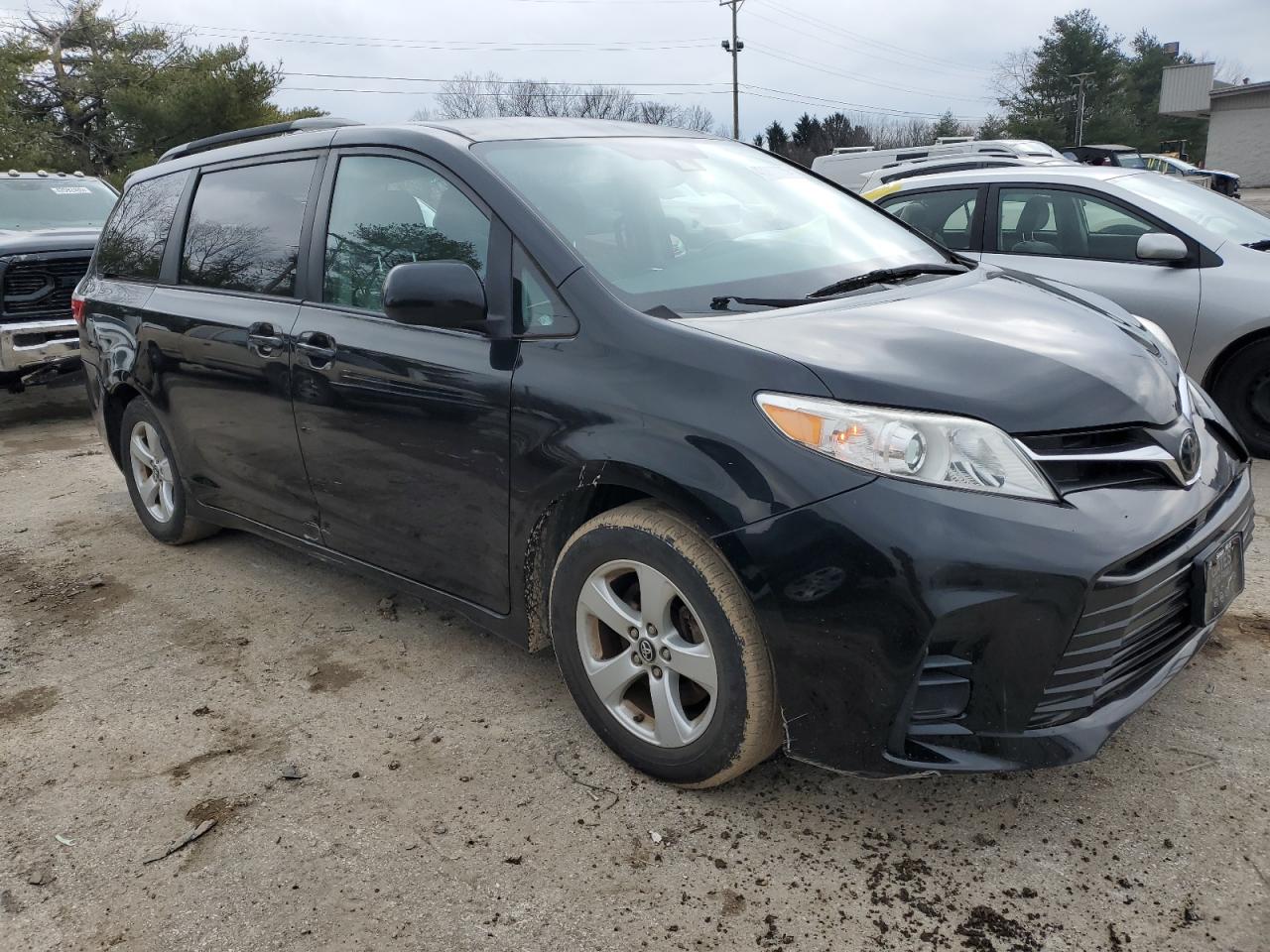 2019 Toyota Sienna - Image 4