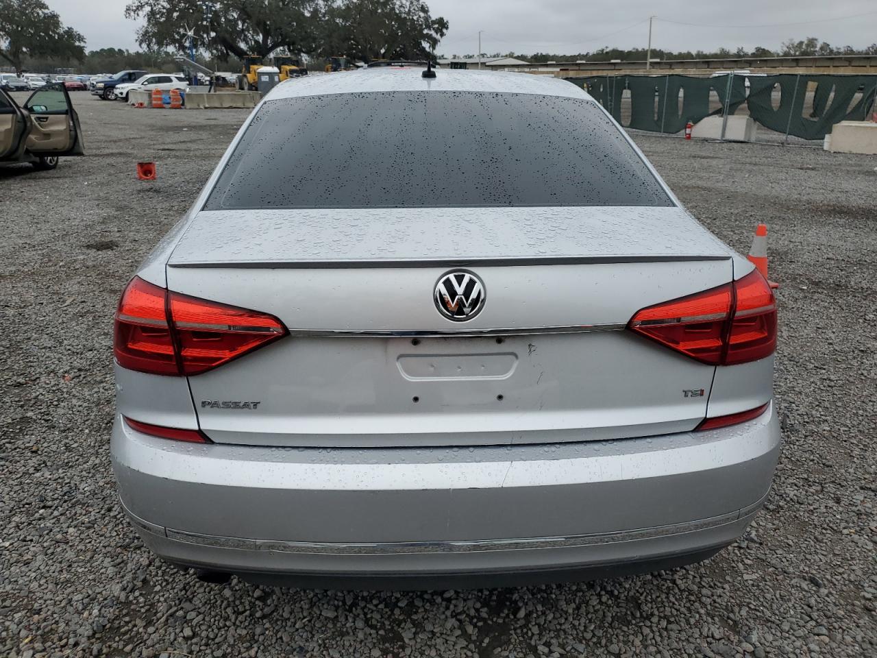 2016 Volkswagen Passat - Image 6