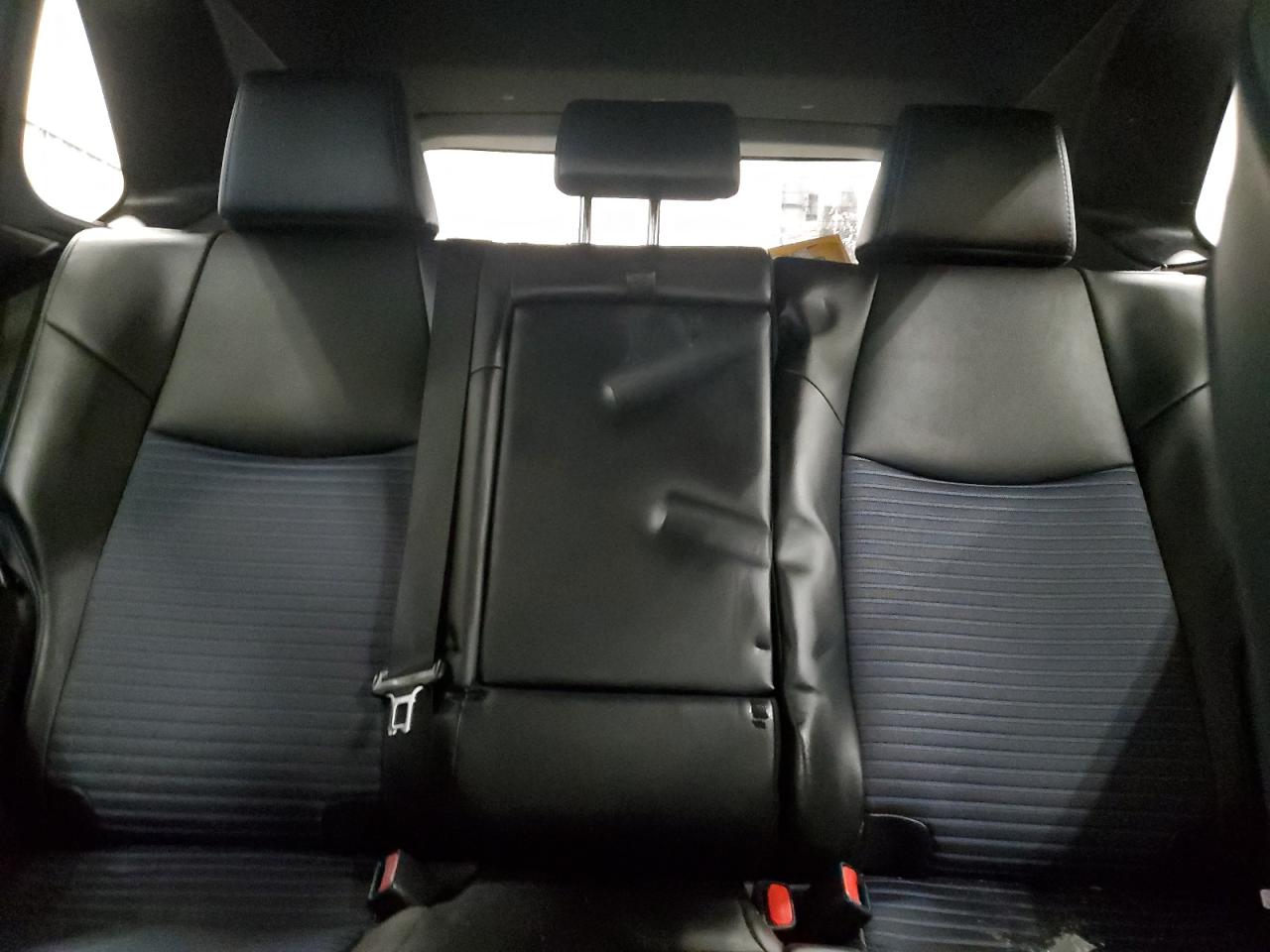2022 Toyota RAV 4 - Image 10