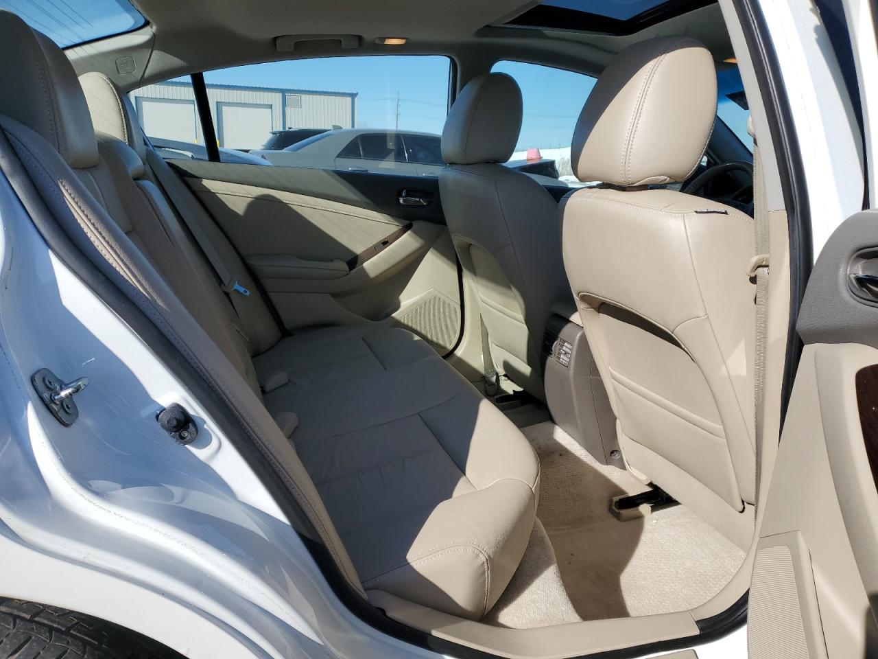 2012 Nissan Altima - Image 10