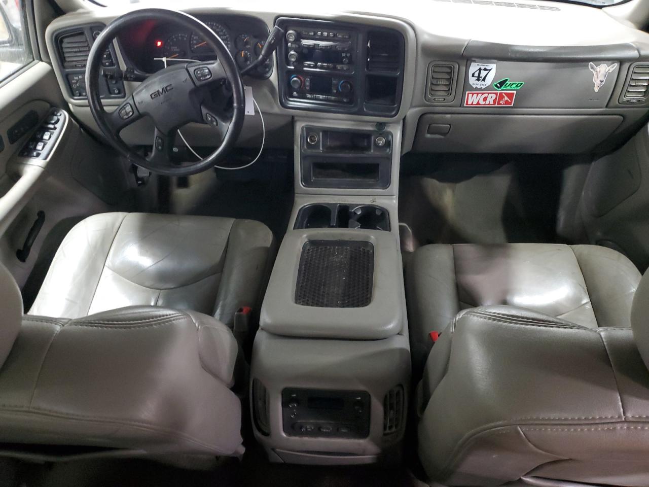 2005 GMC Sierra - Image 8