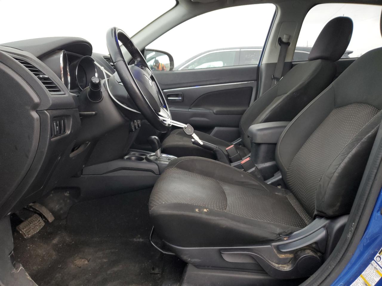 2016 Mitsubishi Outlander - Image 7