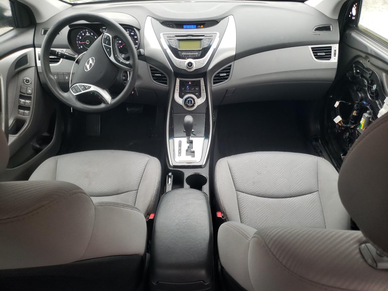 2012 Hyundai Elantra - Image 8