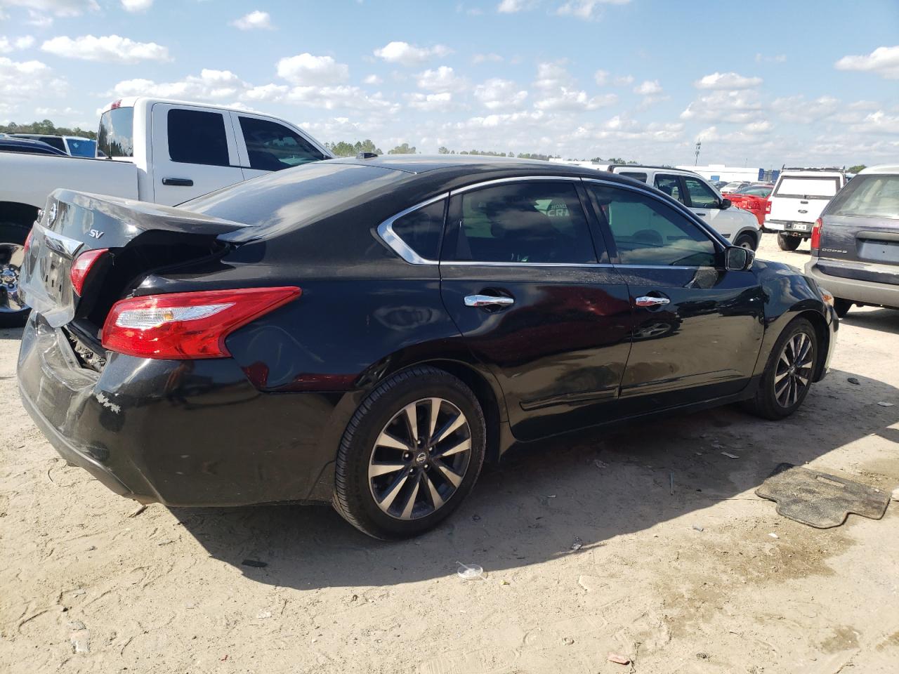 2016 Nissan Altima - Image 3