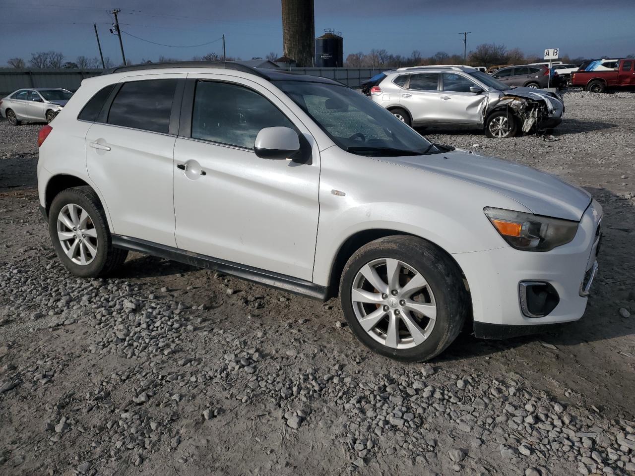 2013 Mitsubishi Outlander - Image 4